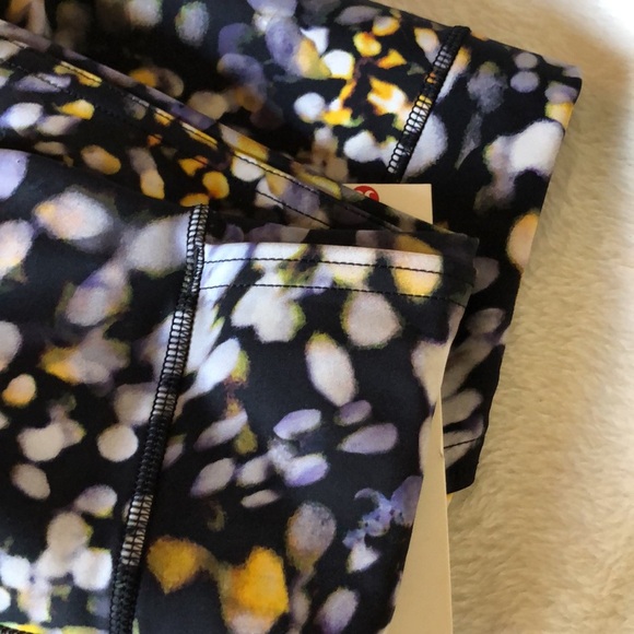 Lululemon Fast and Free HRCTight 25”, size 2 NWT - Picture 5 of 10